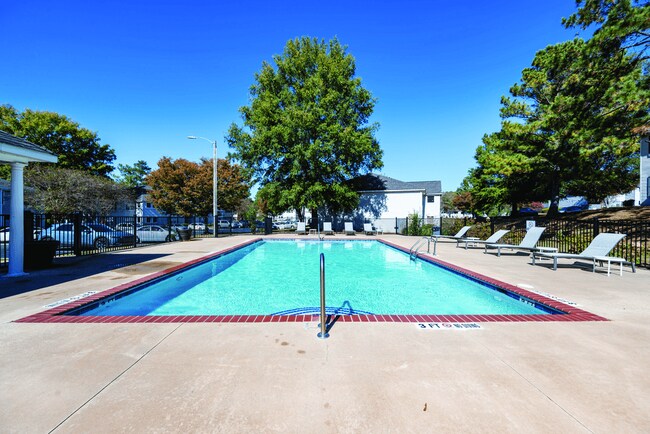 Lee's Crossing Apartment Homes