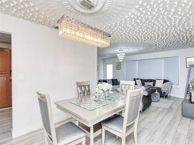 Photo - 7809 Ramona St