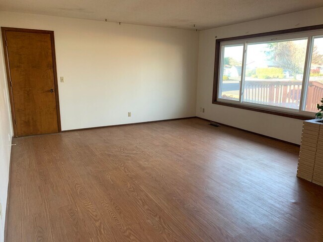 Photo - Single Story House in Stayton