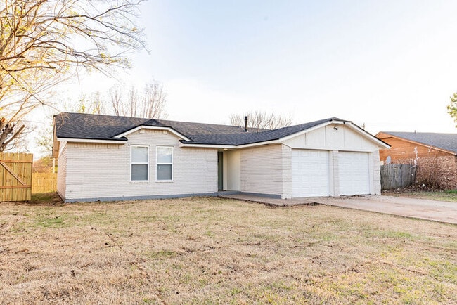 Photo - 600 SE 38th St
