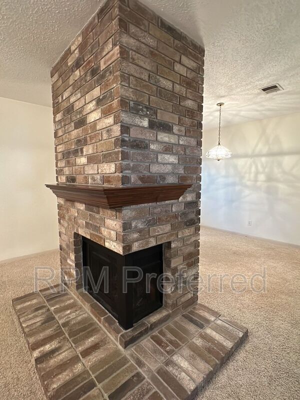 Photo - 507 Moggy Ct