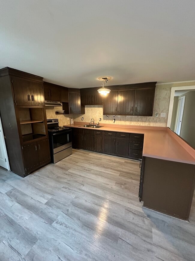 Building Photo - 74 Matthews Rd Unit Left Side