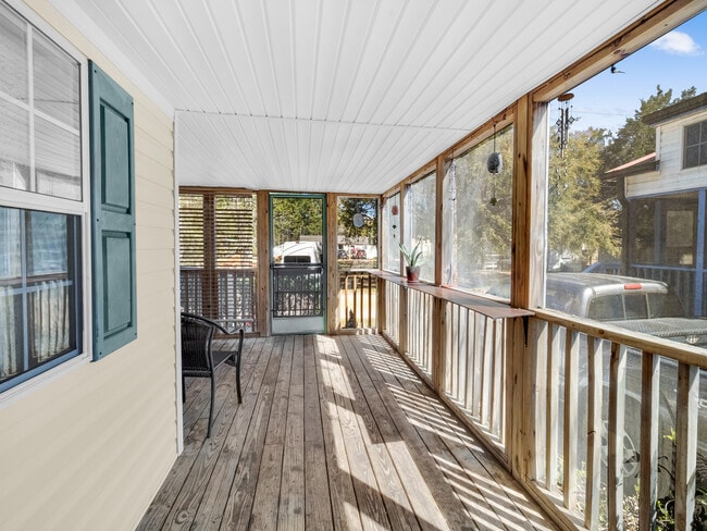 Photo - 1449 Suncrest St