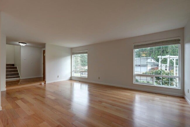 Photo - Spacious 4 Bedroom/3ba Bath Bellevue Home Available Now!