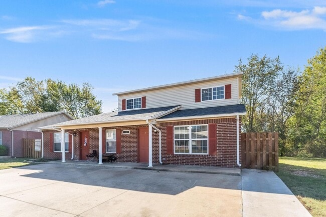 Photo - 3503 SW Victoria Pl Unit **OR**3503 SW Victoria Pl Apt 2