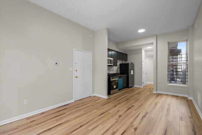 Photo - 2021 E Baltimore St