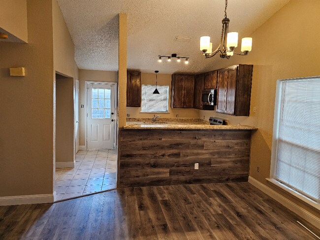 Photo - 2500 E Park Blvd