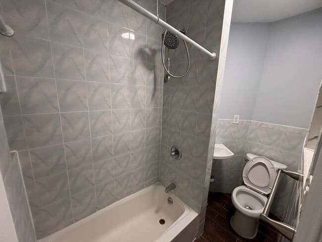 Photo - 211 64th St Unidad 10