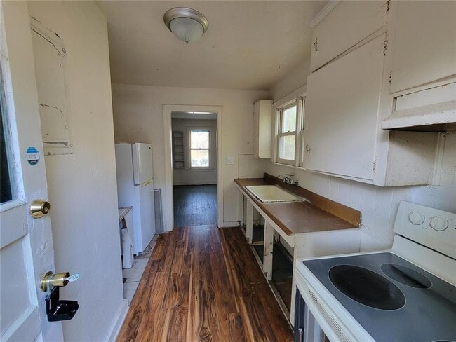 5 Lucerne Cir