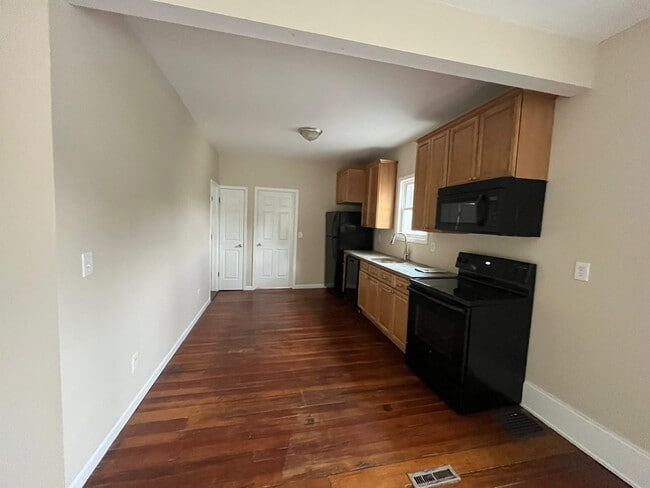 Kitchen area - 82 N Hamilton St Unit #2