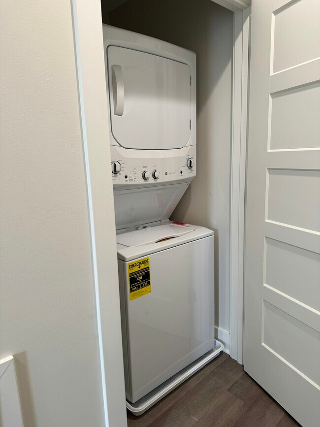 Photo - 106 E Erie St Unit 2B