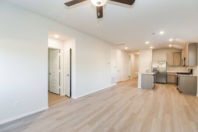 Photo - 24816 Scilla Wy