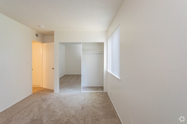 1BR,1BA - Room