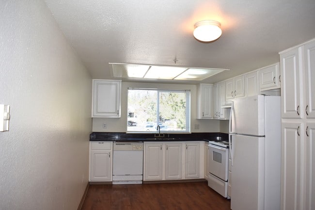 Sandpiper Apts.
