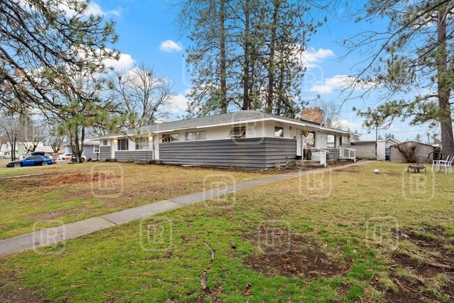 Photo - 7313 E 6th Ave