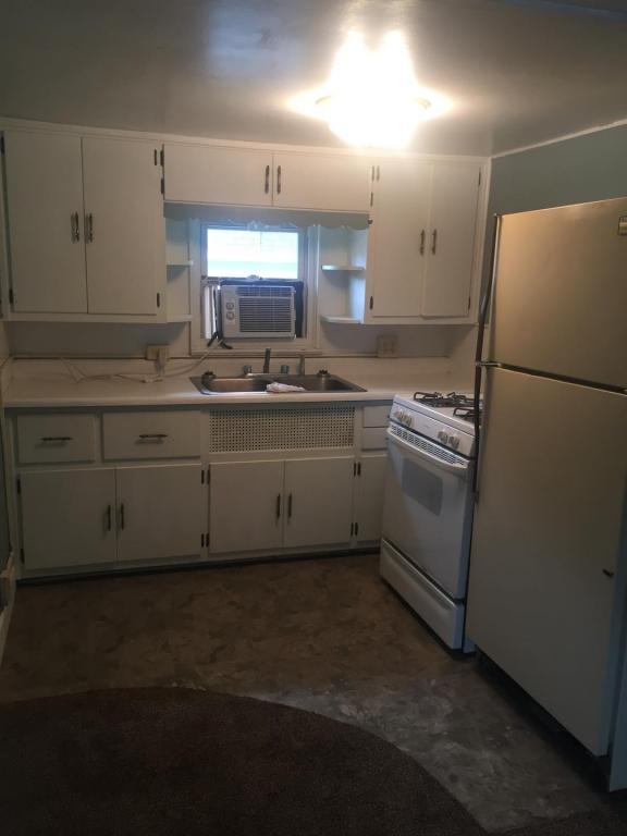 Photo - 7727 W Beachwood Ave