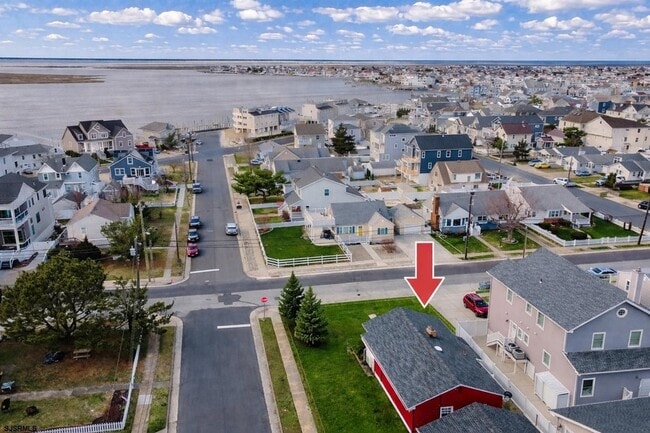 Photo - 1118 W Beach Ave