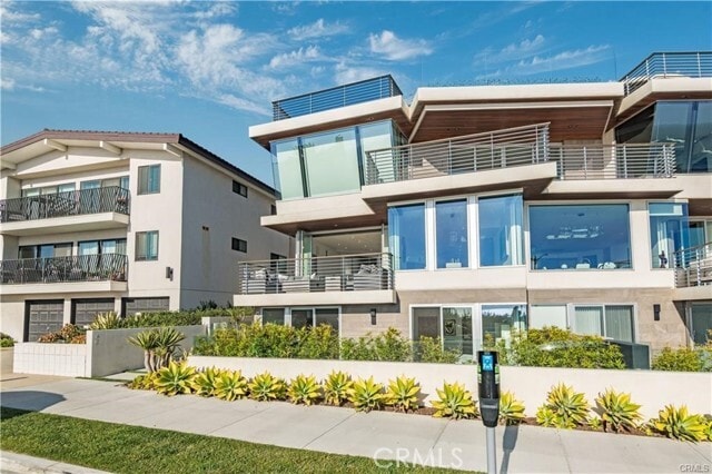 Building Photo - 810 Esplanade Unit C