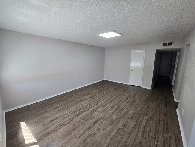 Photo - 349 River Rd