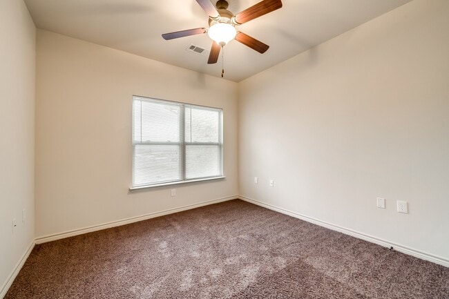 Majors Place - Majors Place Apartamento Unidad B1-990 Sq. Ft. 2x2