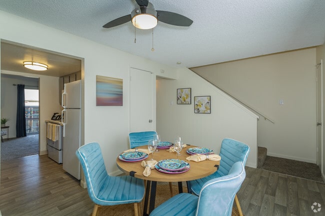 3BR, 1.5BA - 1,085 SF