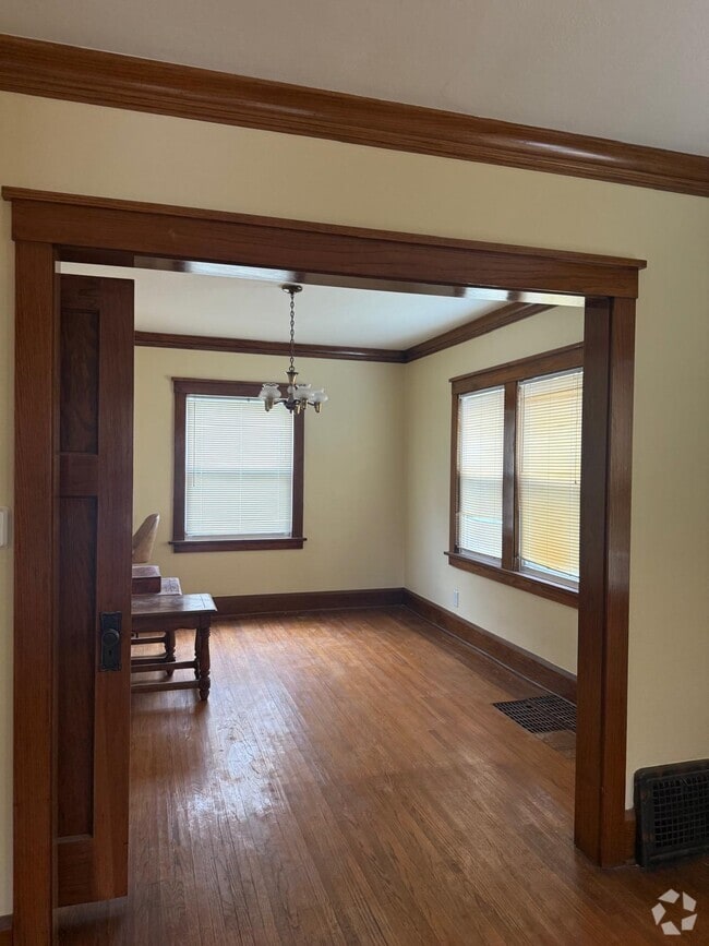 Building Photo - 1618 9th St Rental