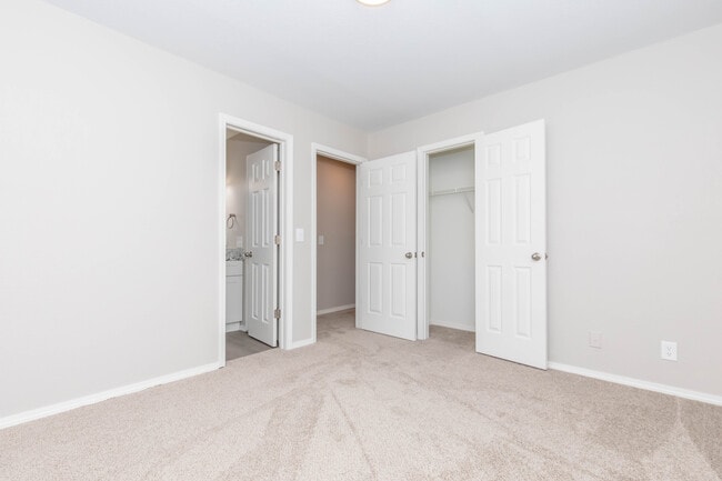 Bedroom - Rolling Hills at Elm Creek