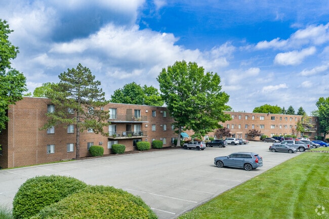 225 Alcoma Blvd
