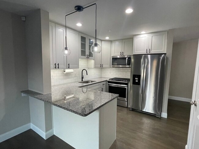 Building Photo - 3B Canal St Unit 3B