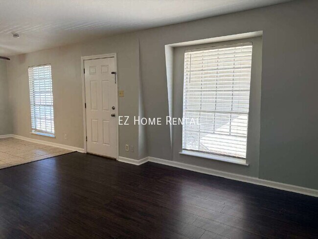 Photo - 2102 5th Ave N