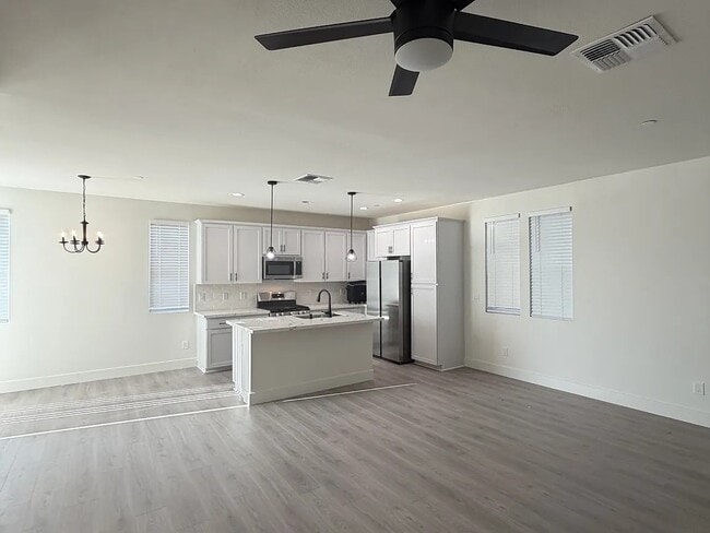 Photo - 4404 Redstart Ln