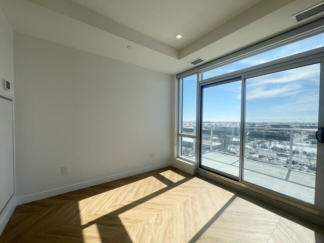 Photo - 8505-8505 Broadcast Ave SW