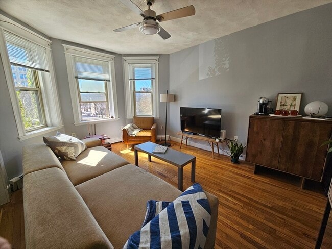 Building Photo - 1665 Commonwealth Ave Unit 7 Rental