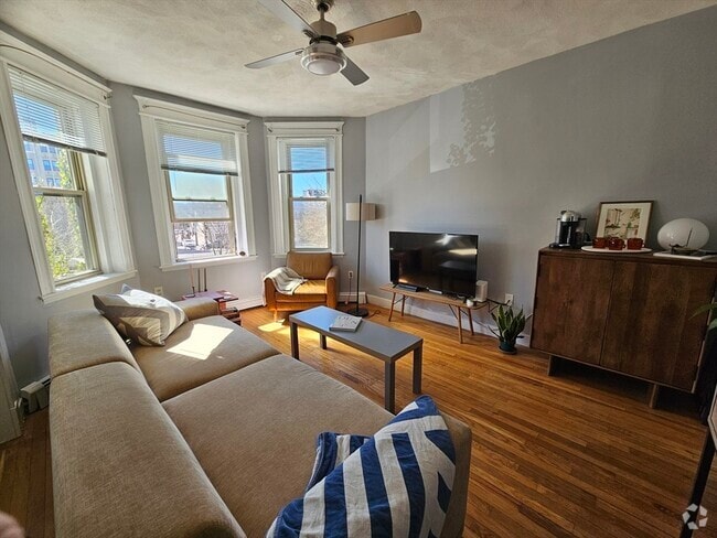 Building Photo - 1665 Commonwealth Ave Unit 7 Rental