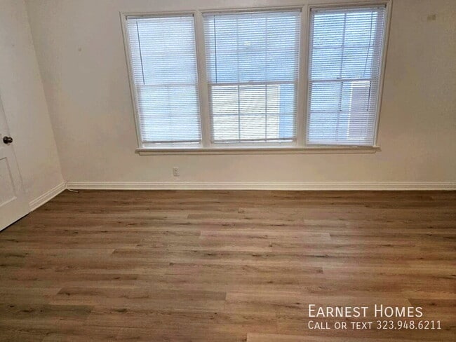 Photo - 127 N Doheny Dr Unit 6