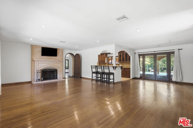 Photo - 13800 Erwin St