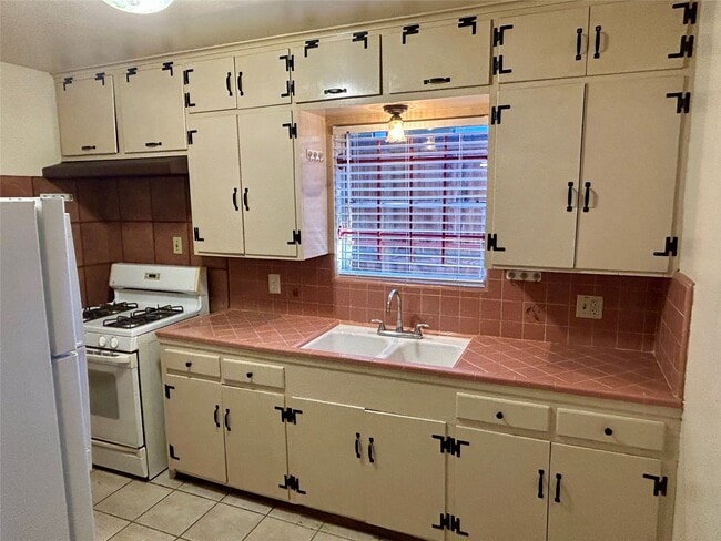 Photo - 1411 Indiana St Unit 2