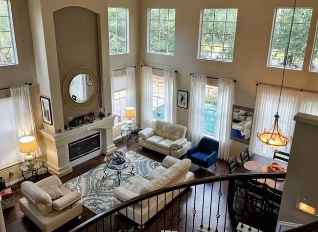 Building Photo - 3 Candle Pine Pl