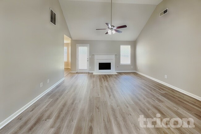 Photo - 253 Cobblestone Ln