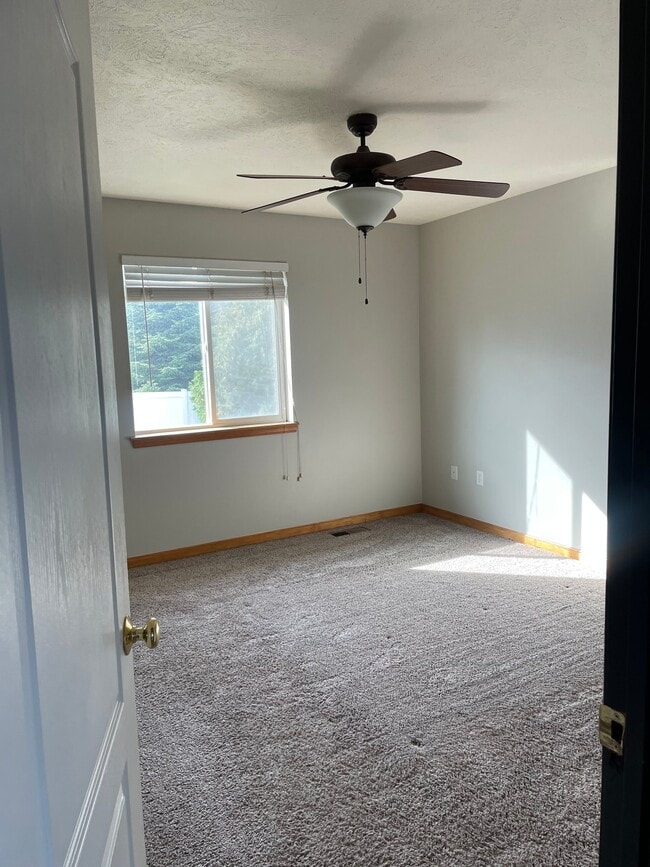 908 S Salish Ct