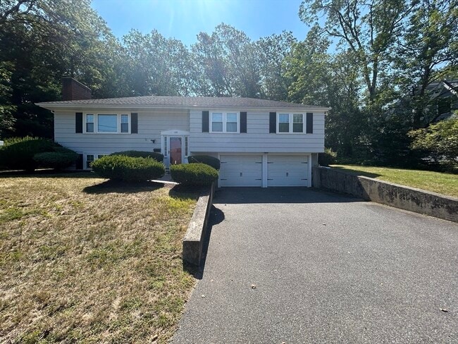 Building Photo - 109 Elmwood Rd Rental
