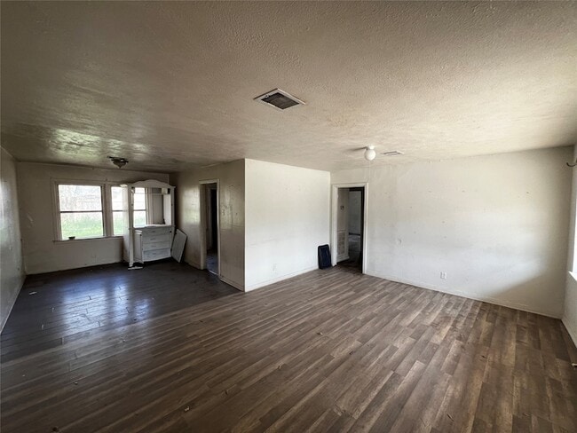 Photo - 5967 Southtown St