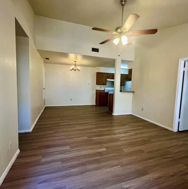 Photo - 2114 Redwing Way