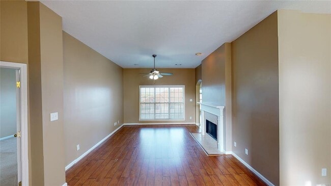 Photo - 615 Castle Brook Dr