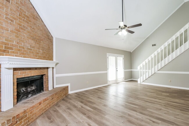 Photo - 128 Walnut Ridge Ln