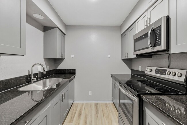 Photo - 1401 Garrett St