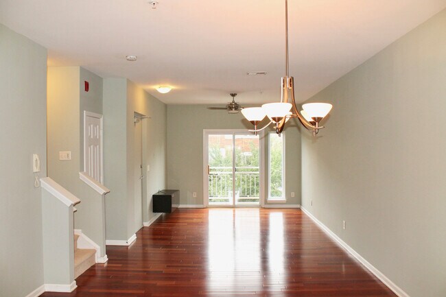 Photo - 625 Raphael Place