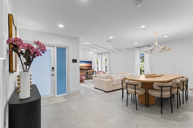Photo - 1050 SW 1st St