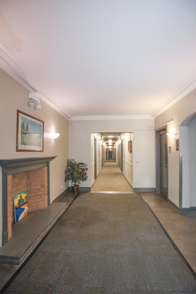 Photo - 1629 W Morse Ave Unit #406