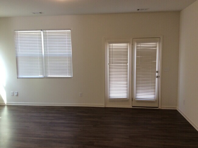 Newer Decatur Townhome